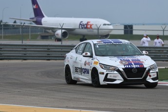 Coupe Nissan Sentra à ICAR