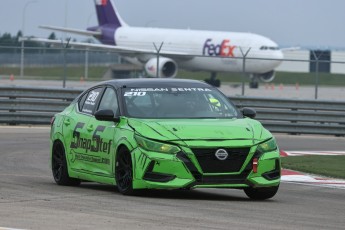 Coupe Nissan Sentra à ICAR