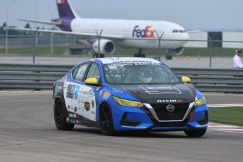 Coupe Nissan Sentra à ICAR