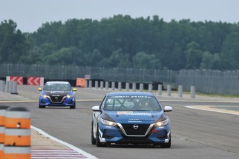 Coupe Nissan Sentra à ICAR