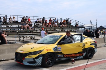 Coupe Nissan Sentra à ICAR