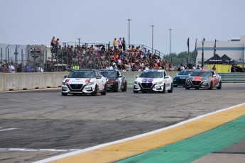 Coupe Nissan Sentra à ICAR