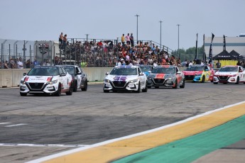 Coupe Nissan Sentra à ICAR