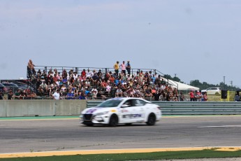 Coupe Nissan Sentra à ICAR