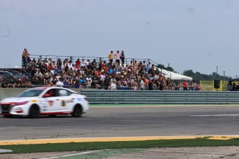 Coupe Nissan Sentra à ICAR