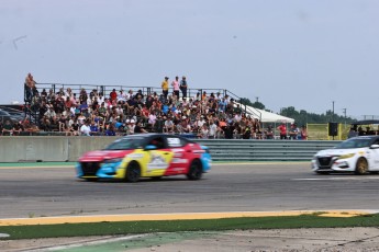 Coupe Nissan Sentra à ICAR