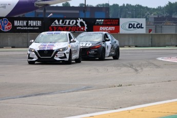 Coupe Nissan Sentra à ICAR