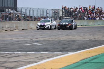 Coupe Nissan Sentra à ICAR
