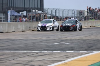 Coupe Nissan Sentra à ICAR