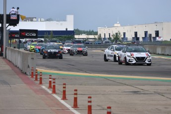 Coupe Nissan Sentra à ICAR