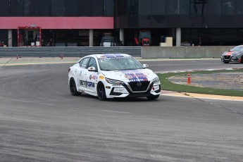 Coupe Nissan Sentra à ICAR