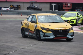Coupe Nissan Sentra à ICAR