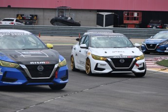Coupe Nissan Sentra à ICAR