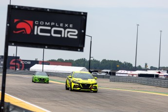 Coupe Nissan Sentra à ICAR