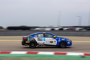 Coupe Nissan Sentra à ICAR