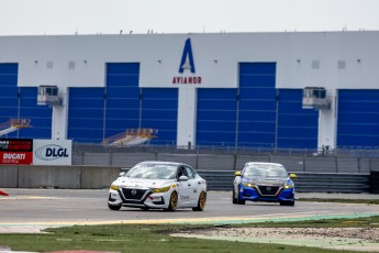 Coupe Nissan Sentra à ICAR
