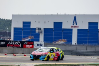 Coupe Nissan Sentra à ICAR