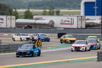 Coupe Nissan Sentra à ICAR