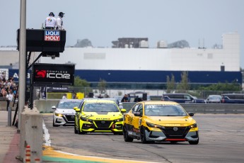 Coupe Nissan Sentra à ICAR