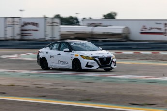 Coupe Nissan Sentra à ICAR