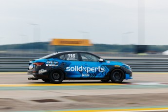 Coupe Nissan Sentra à ICAR
