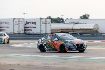 Coupe Nissan Sentra à ICAR