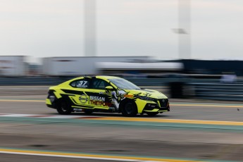 Coupe Nissan Sentra à ICAR