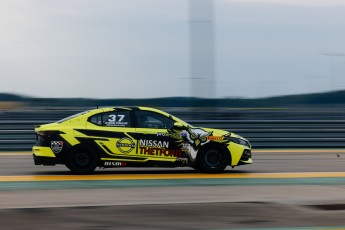 Coupe Nissan Sentra à ICAR