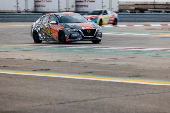 Coupe Nissan Sentra à ICAR