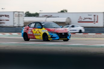 Coupe Nissan Sentra à ICAR