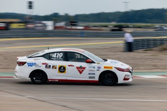 Coupe Nissan Sentra à ICAR