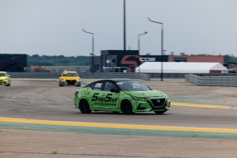 Coupe Nissan Sentra à ICAR