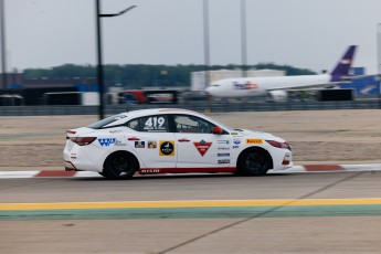 Coupe Nissan Sentra à ICAR
