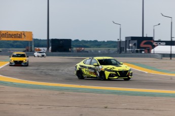 Coupe Nissan Sentra à ICAR