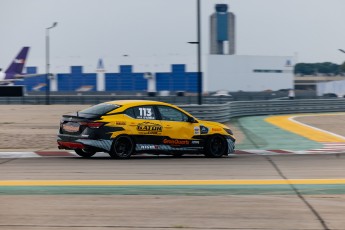 Coupe Nissan Sentra à ICAR