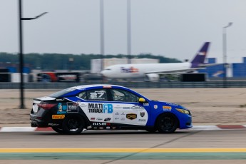 Coupe Nissan Sentra à ICAR