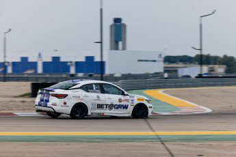 Coupe Nissan Sentra à ICAR