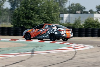 Coupe Nissan Sentra à ICAR