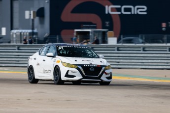 Coupe Nissan Sentra à ICAR