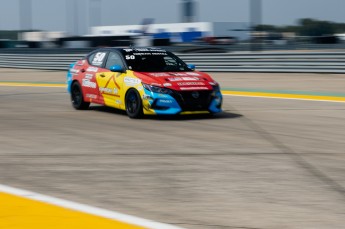 Coupe Nissan Sentra à ICAR
