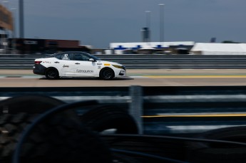 Coupe Nissan Sentra à ICAR