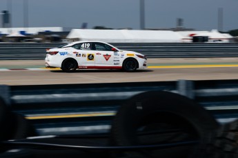 Coupe Nissan Sentra à ICAR