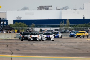 Coupe Nissan Sentra à ICAR