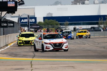 Coupe Nissan Sentra à ICAR