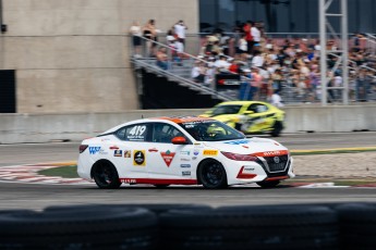 Coupe Nissan Sentra à ICAR