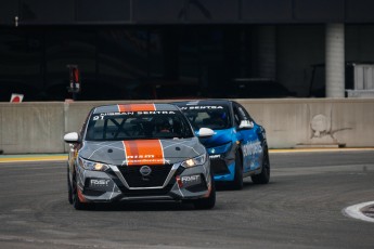 Coupe Nissan Sentra à ICAR