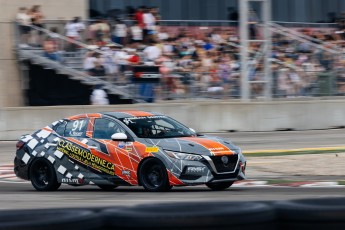 Coupe Nissan Sentra à ICAR