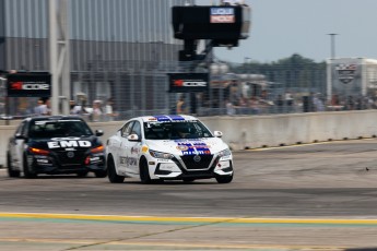 Coupe Nissan Sentra à ICAR
