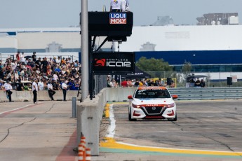 Coupe Nissan Sentra à ICAR