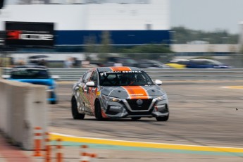 Coupe Nissan Sentra à ICAR